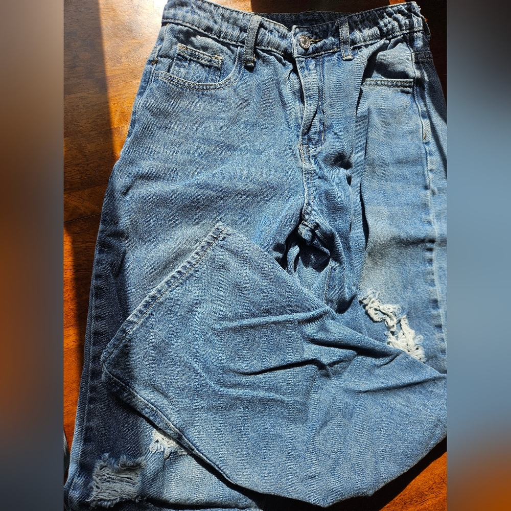 SHEIN Distressed Jeans
